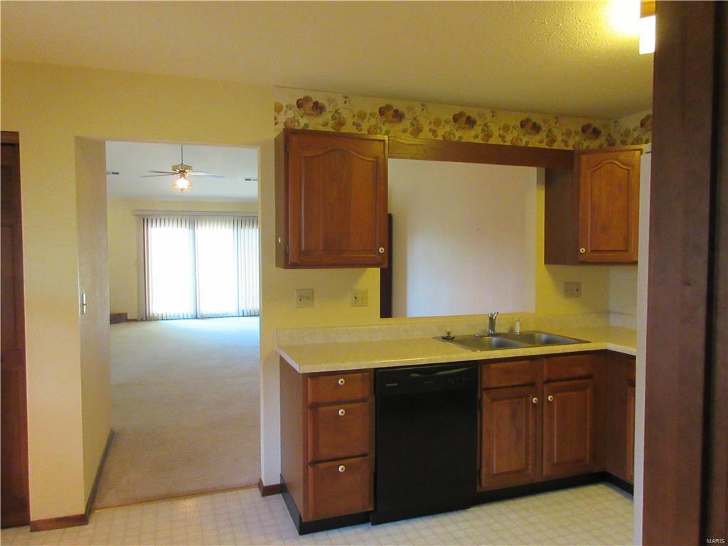 4527 Moonlight Way Alton, IL 62002 - Photo 17 of 19