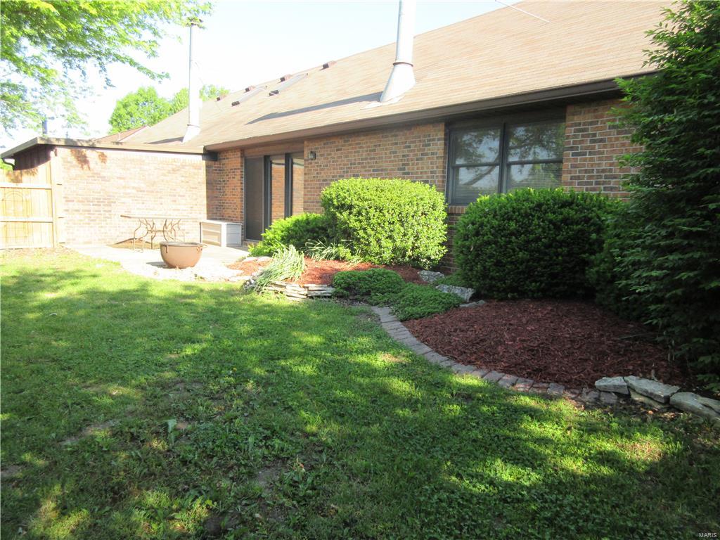 4527 Moonlight Way Alton, IL 62002 - Photo 18 of 19