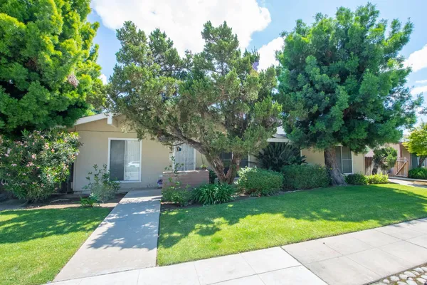 $699,000 | 6250 North Fresno Street, Fresno, CA 93710