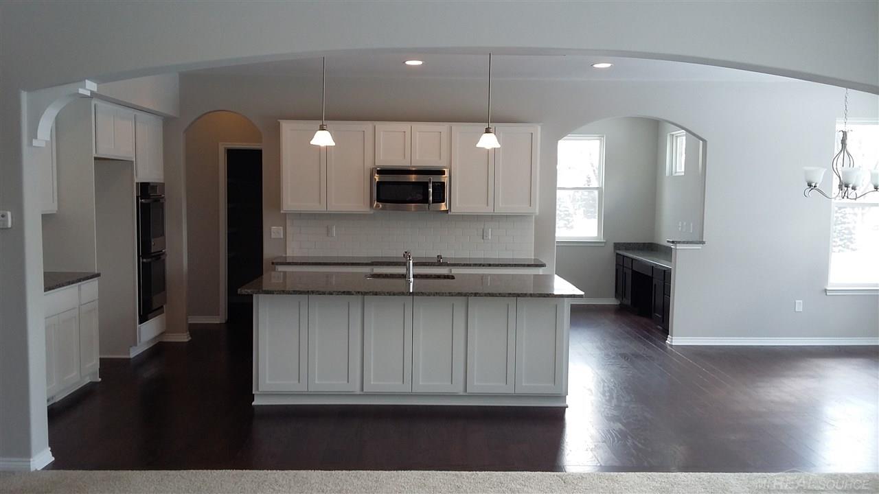 3787 Somerset Circle Rochester Hills, MI 48309 - Photo 4 of 14
