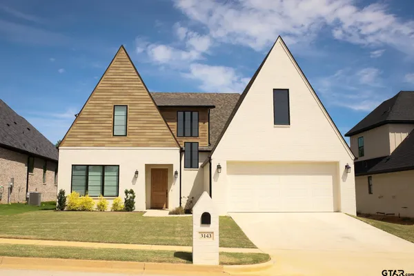 $640,000 | 3143 Club Drive, Tyler, TX 75703