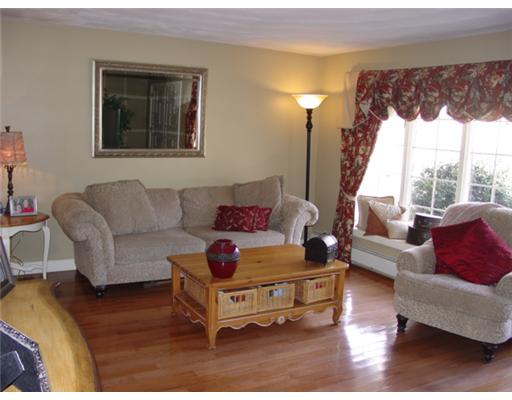 41 Tifft Road North Smithfield, RI 02896 - Photo 4 of 12 Living Room.
