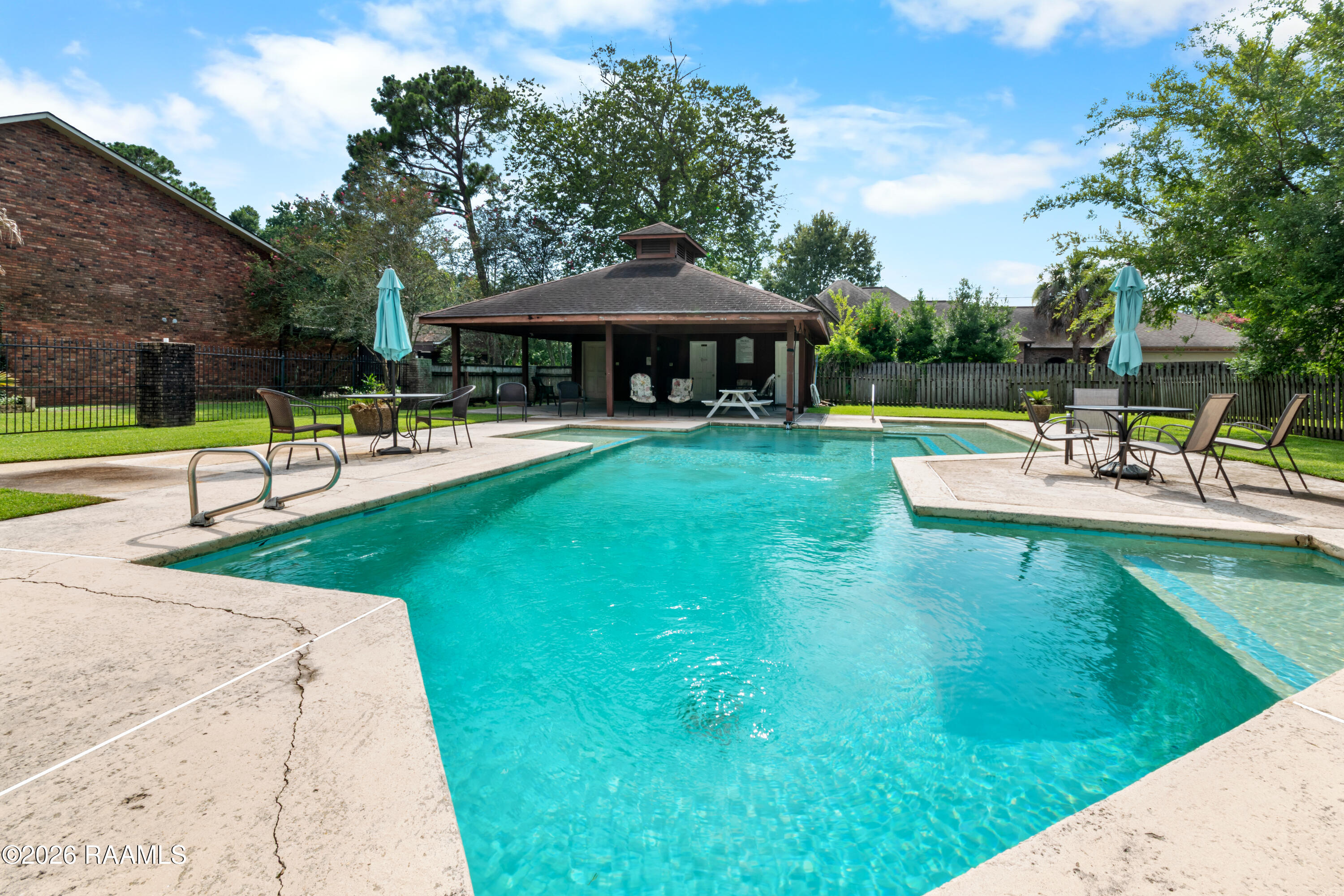 2423 Aubin Lane Baton Rouge, LA 70816 - Photo 19 of 28 DSC_0186