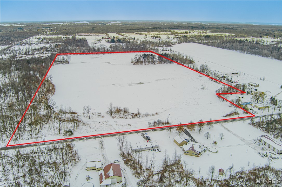 9488 Rose Road Hartland, NY 14105 - Photo 2 of 7