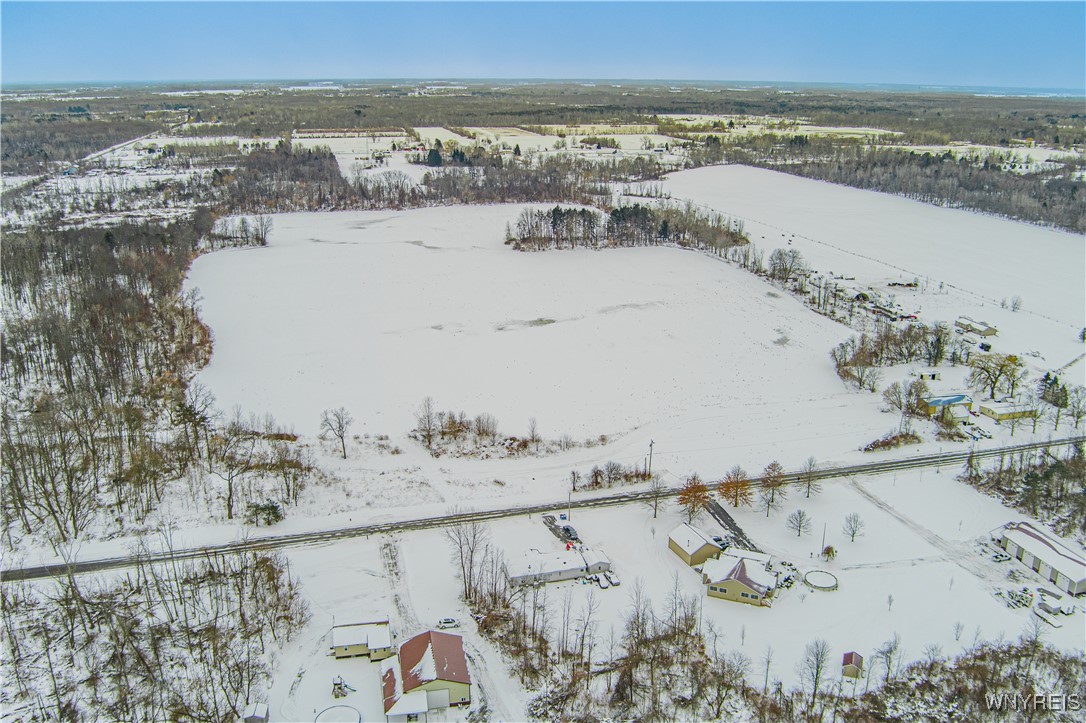 9488 Rose Road Hartland, NY 14105 - Photo 5 of 7