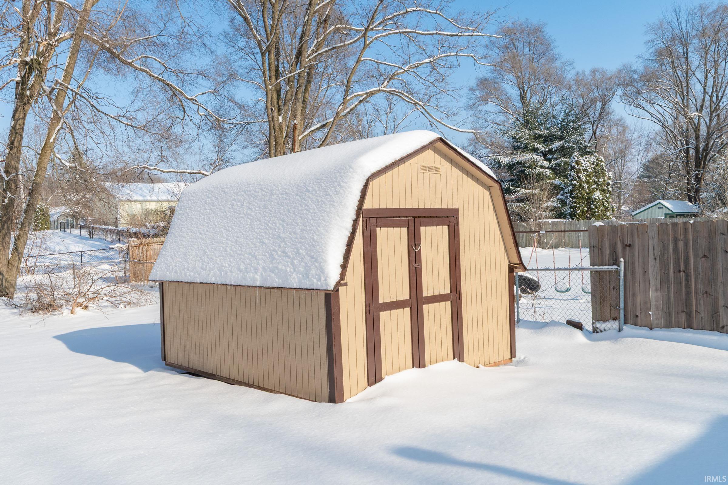 613 Pine Street North Liberty, IN 46554 - Photo 32 of 35