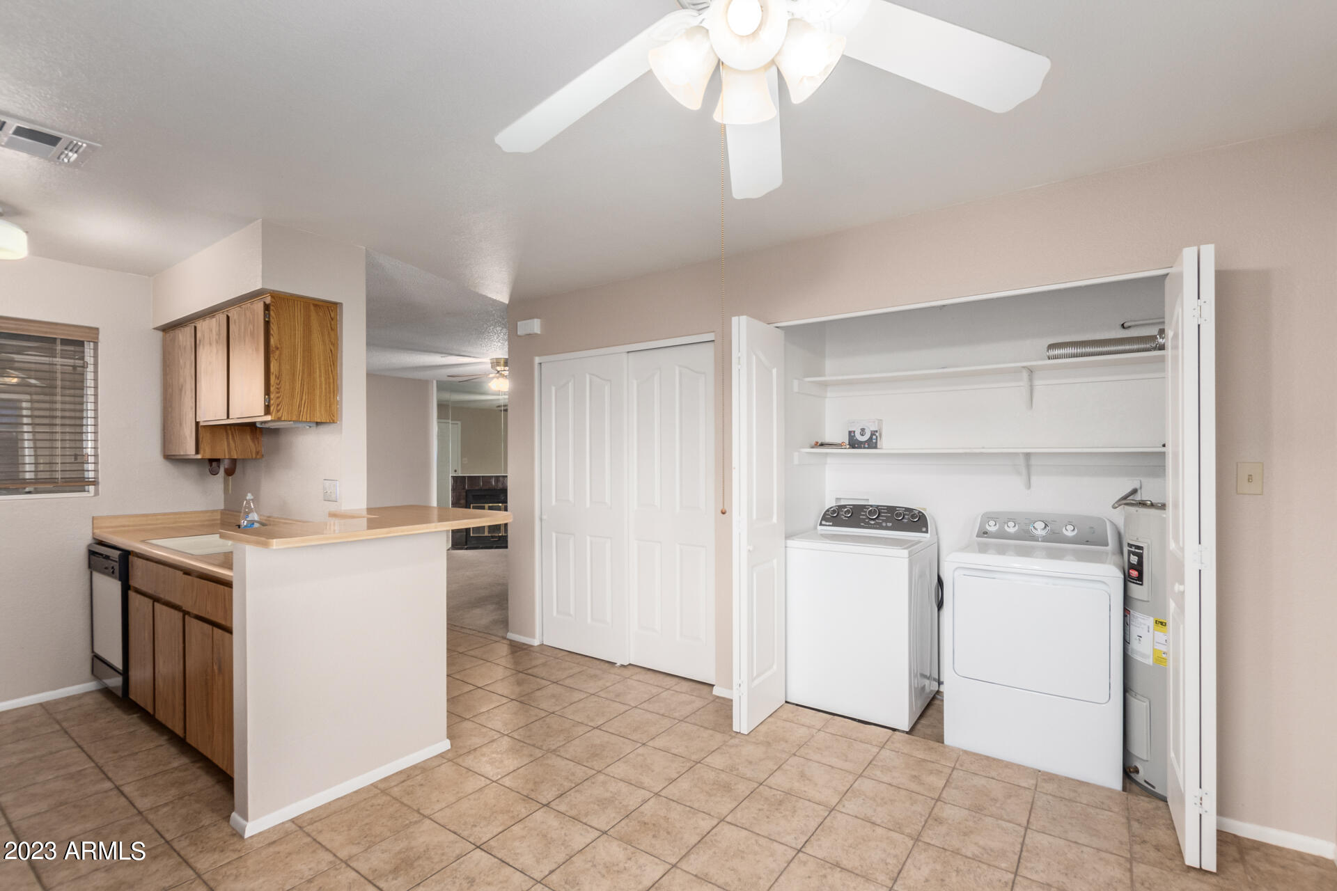93 North Cooper Road, Unit 24 Chandler, AZ 85225 - Photo 7 of 18 08 - Cooper