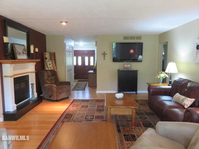 724 Quail Ridge Drive Freeport, IL 61032 - Photo 3 of 19 Gallery Image 3