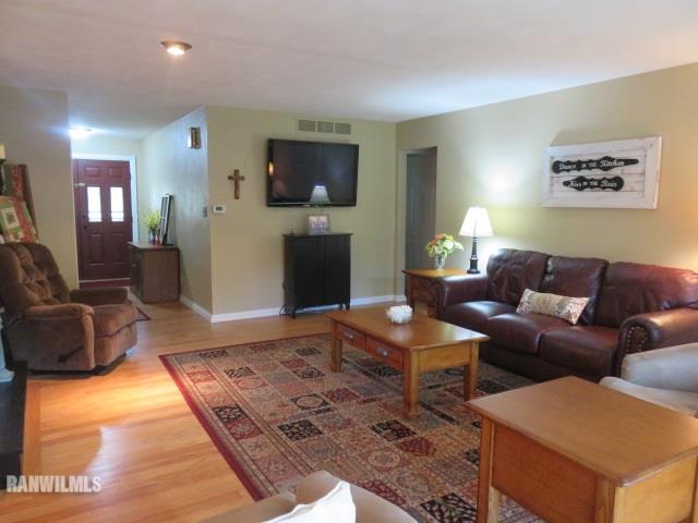 724 Quail Ridge Drive Freeport, IL 61032 - Photo 5 of 19 Gallery Image 5