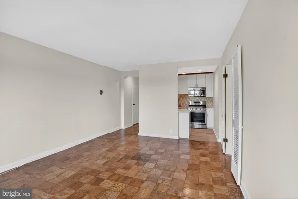 $1,975 | 4201 Cathedral Avenue Northwest, Unit 1012W, Washington, DC 20016