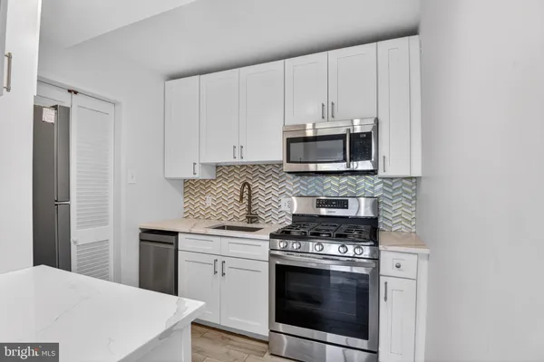 $1,975 | 4201 Cathedral Avenue Northwest, Unit 1012W, Washington, DC 20016
