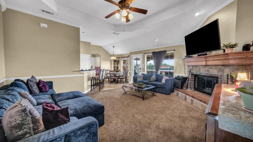 155 Cornerstone Lane Springtown, TX 76082 - Photo 7 of 35