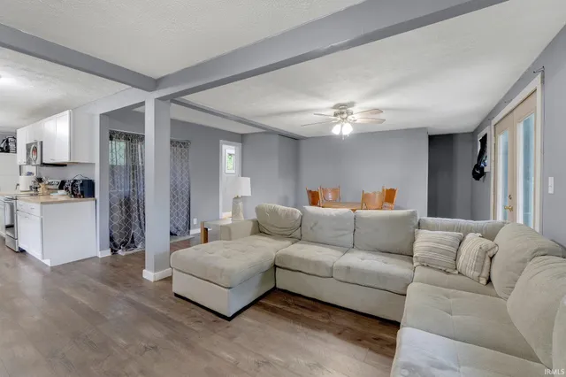 $270,000 | 2055 Ln 150 Hamilton Lake, Hamilton, IN 46742