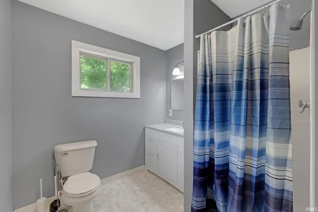 $270,000 | 2055 Ln 150 Hamilton Lake, Hamilton, IN 46742