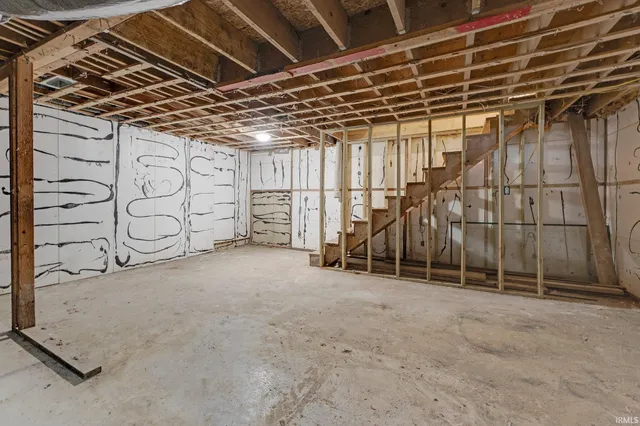 $270,000 | 2055 Ln 150 Hamilton Lake, Hamilton, IN 46742