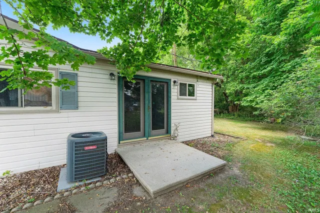 $270,000 | 2055 Ln 150 Hamilton Lake, Hamilton, IN 46742