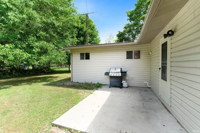 $270,000 | 2055 Ln 150 Hamilton Lake, Hamilton, IN 46742