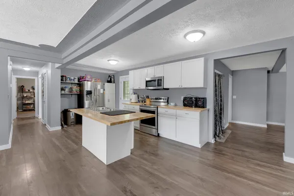 $245,000 | 2055 Ln 150 Hamilton Lake, Hamilton, IN 46742