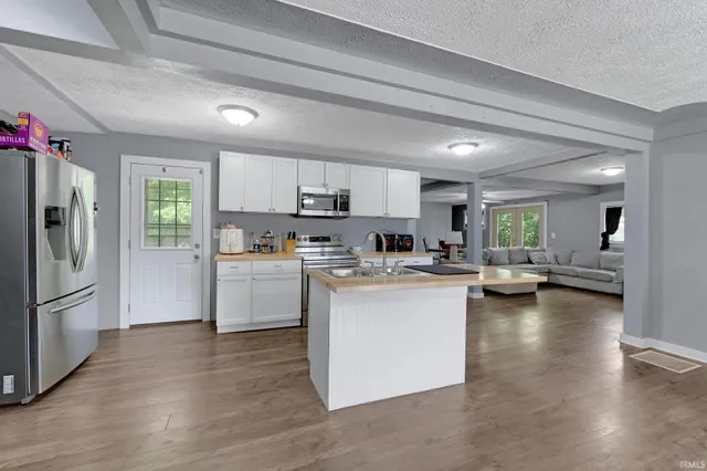 $270,000 | 2055 Ln 150 Hamilton Lake, Hamilton, IN 46742