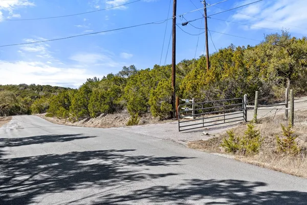 $1,800,000 | 10904 Rawhide Trail, Austin, TX 78736