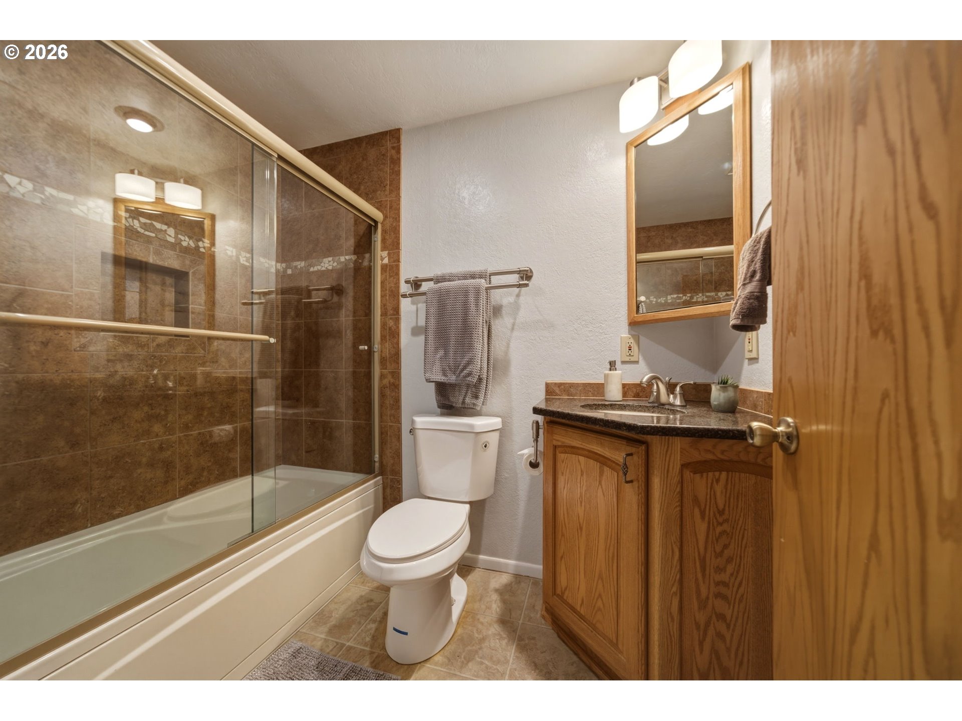 25421 Southeast Sunshine Valley Road Damascus, OR 97089 - Photo 27 of 46 Bathroom