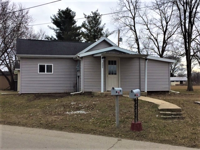 209 West Monticello Road Rochester, IN 46975 - Photo 1 of 6