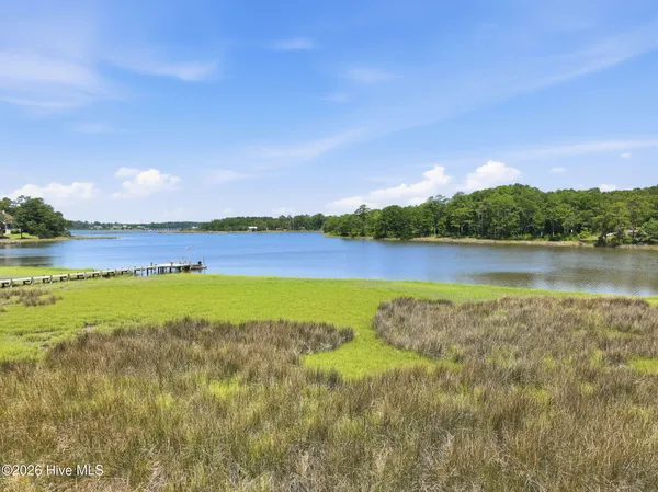 $250,000 | 123 White Swan Way Road, Swansboro, NC 28584