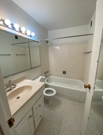 $2,000 | 1636 North Wells Street, Unit 602, Chicago, IL 60614