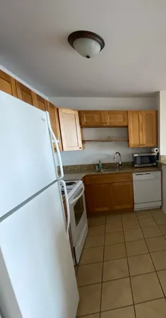 $2,000 | 1636 North Wells Street, Unit 602, Chicago, IL 60614