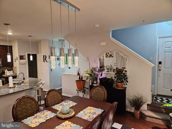 $2,800 | 5914 Forum Square, Frederick, MD 21703