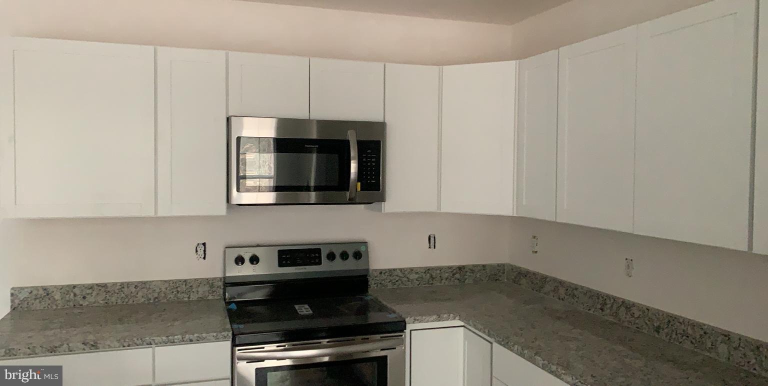 7164 Laurel Grove Road Preston, MD 21655 - Photo 5 of 28 Built in microwave