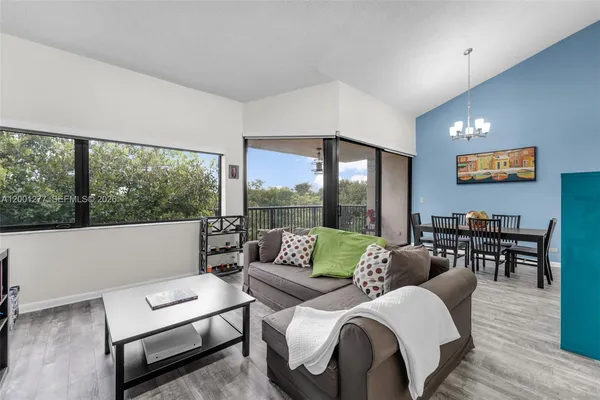 $2,500 | 6701 Southwest 116th Court, Unit 406, Miami, FL 33173