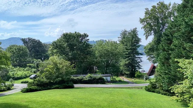 $425,000 | 60 Cardinal Lane, Hayesville, NC 28904