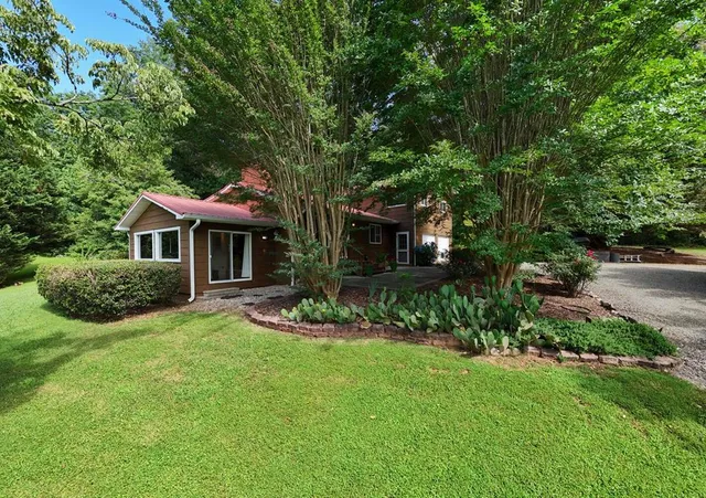 $425,000 | 60 Cardinal Lane, Hayesville, NC 28904