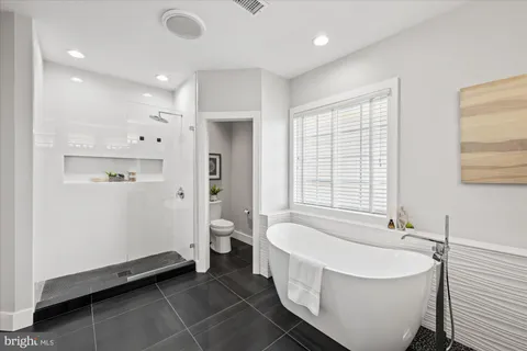 $1,200,000 | 5139 Brawner Place, Alexandria, VA 22304