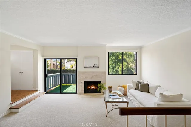 $635,000 | 29125 Thousand Oaks Boulevard, Unit D, Agoura Hills, CA 91301