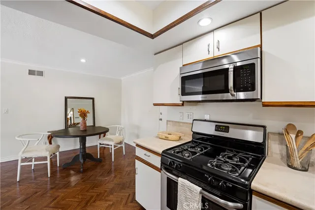 $635,000 | 29125 Thousand Oaks Boulevard, Unit D, Agoura Hills, CA 91301