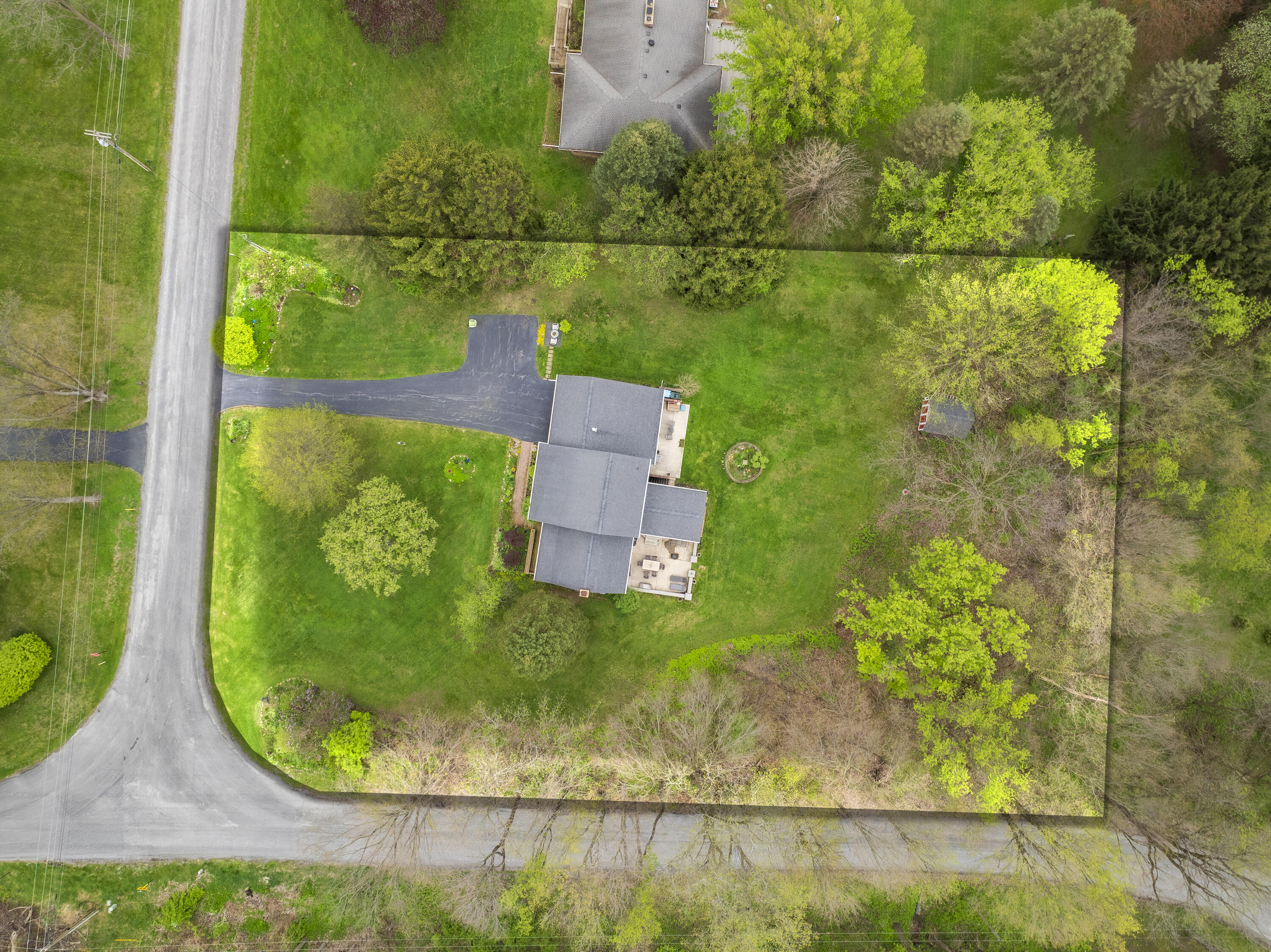 328 East Tratebas Road Valparaiso, IN 46383 - Photo 28 of 48 3000x2247