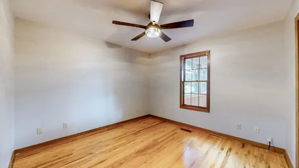 $695,000 | 242 Woodruff Lane, Cadiz, KY 42211