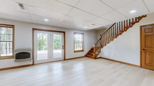 $695,000 | 242 Woodruff Lane, Cadiz, KY 42211