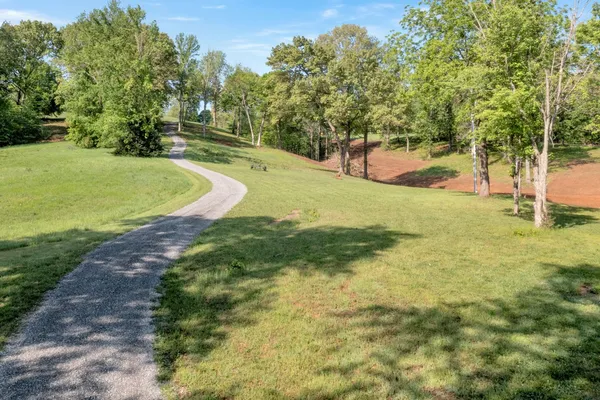 $695,000 | 242 Woodruff Lane, Cadiz, KY 42211