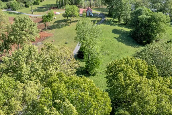 $695,000 | 242 Woodruff Lane, Cadiz, KY 42211