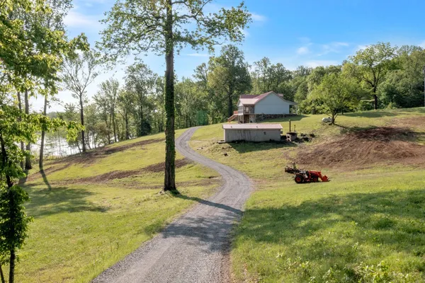 $695,000 | 242 Woodruff Lane, Cadiz, KY 42211