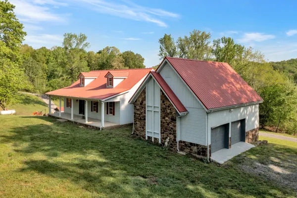 $695,000 | 242 Woodruff Lane, Cadiz, KY 42211