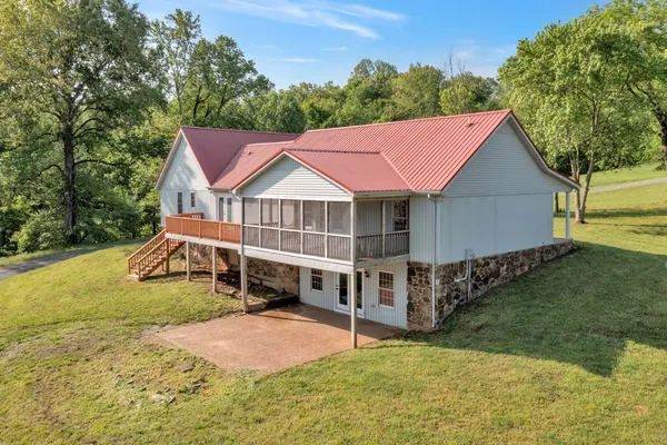$695,000 | 242 Woodruff Lane, Cadiz, KY 42211