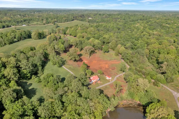 $695,000 | 242 Woodruff Lane, Cadiz, KY 42211