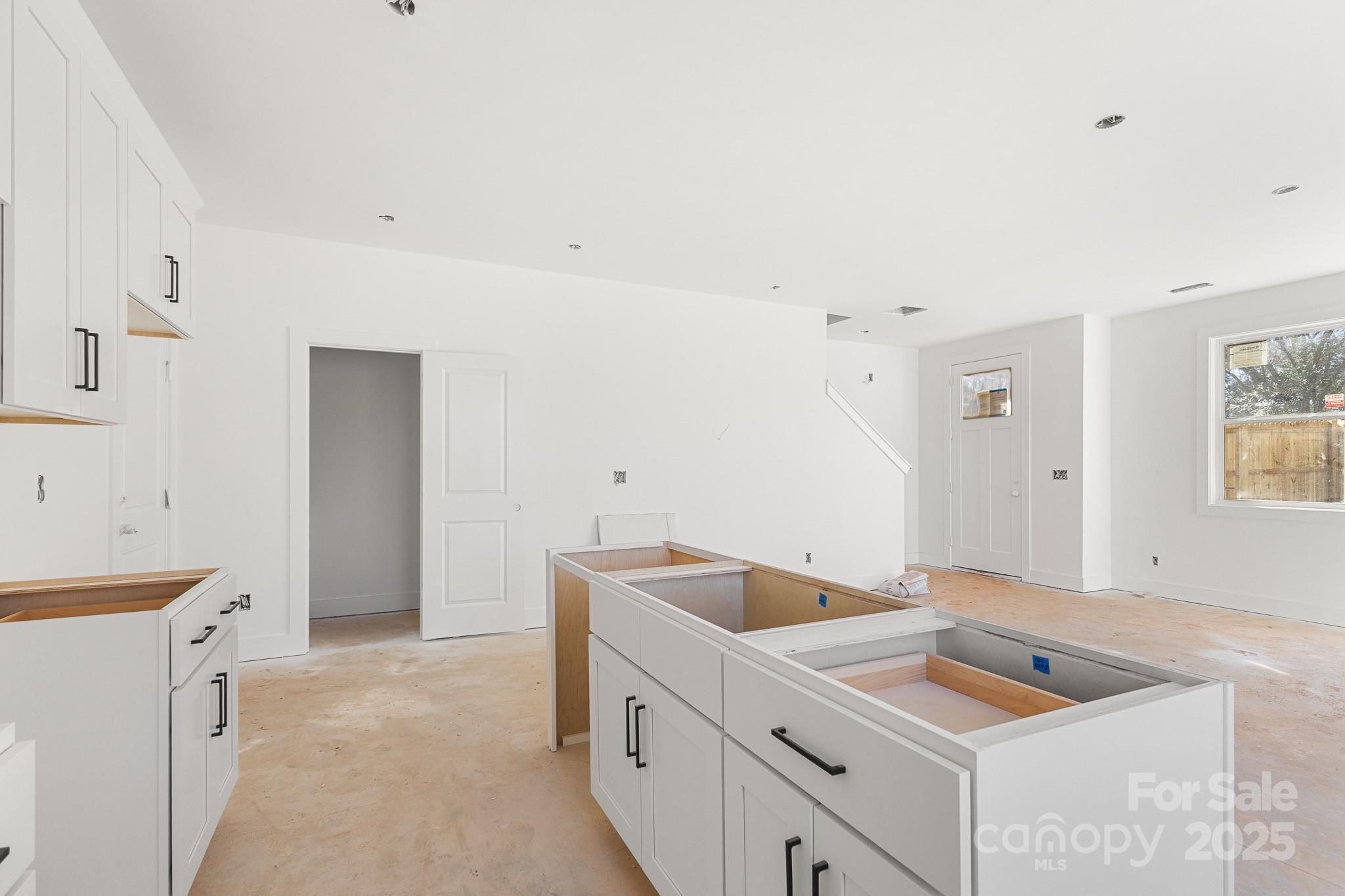 901 South Hoskins Road Charlotte, NC 28208 - Photo 3 of 24