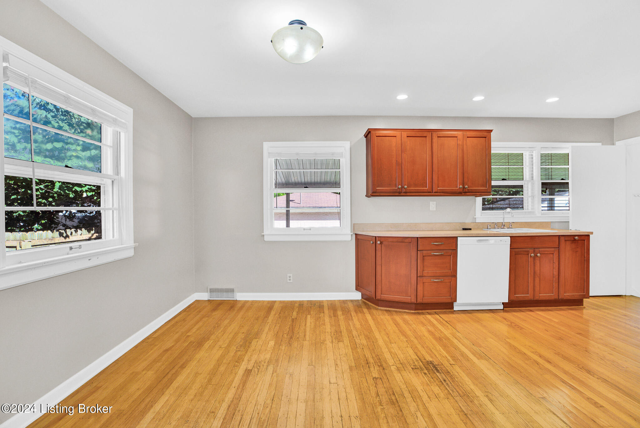 1611 Nightingale Road Louisville, KY 40213 - Photo 21 of 38 DSC03151-10