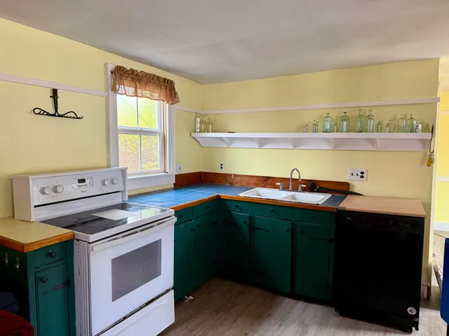 $199,000 | 330 East Pond Road, Jefferson, ME 04348