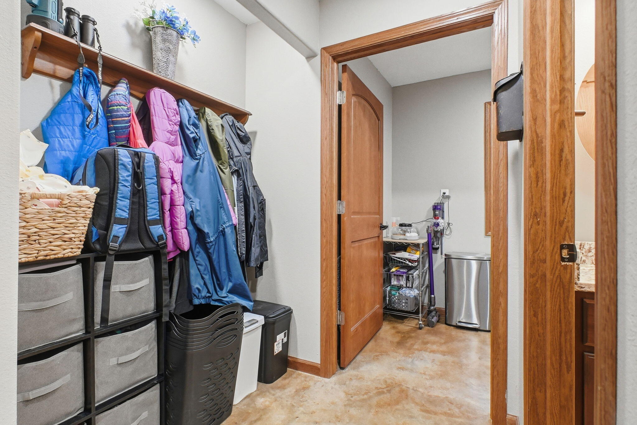 1450 East 340th Road Bolivar, MO 65613 - Photo 37 of 55 Storage in hall
